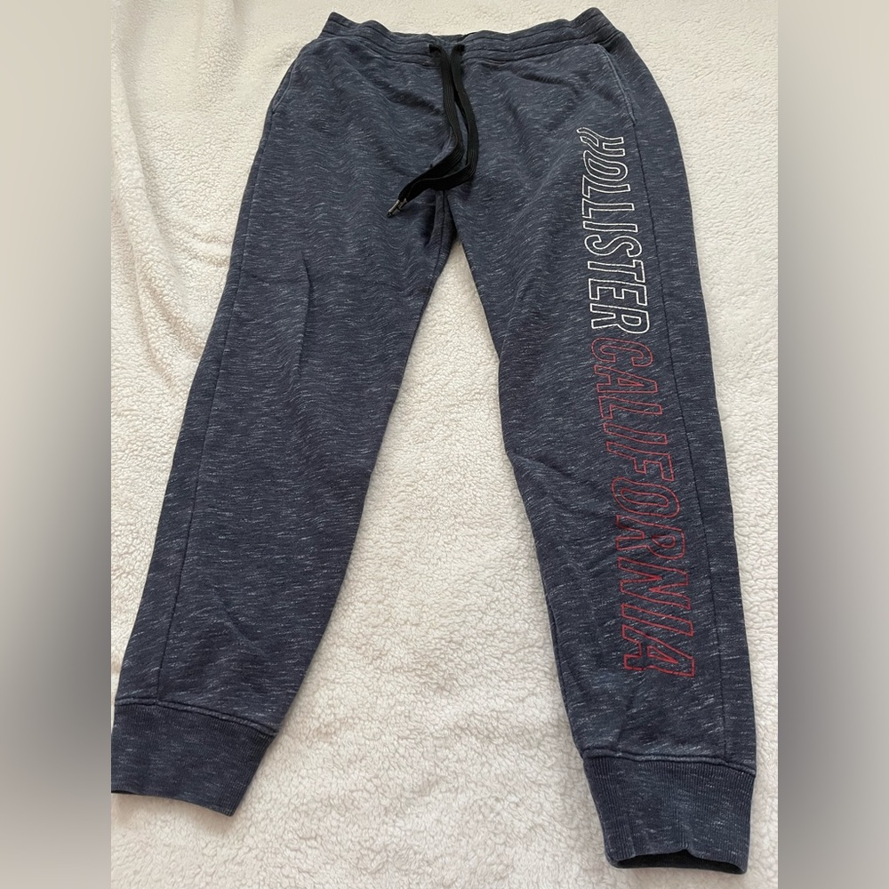 Basic hollister sweatpants! Size M.